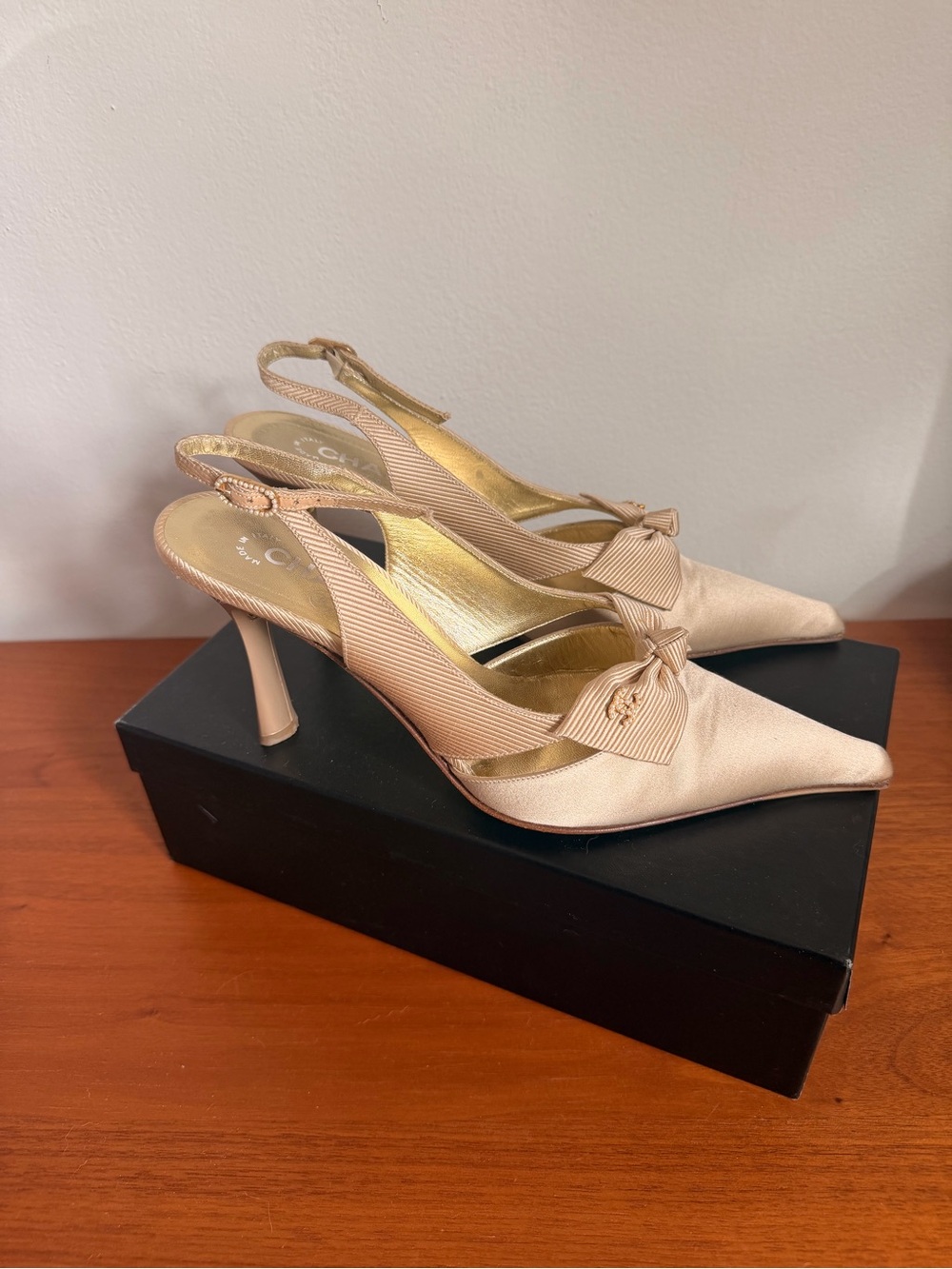 Vintage CHANEL Beige Satin Bow CC Slingback Heels Pumps EU 38 w/ Original Box